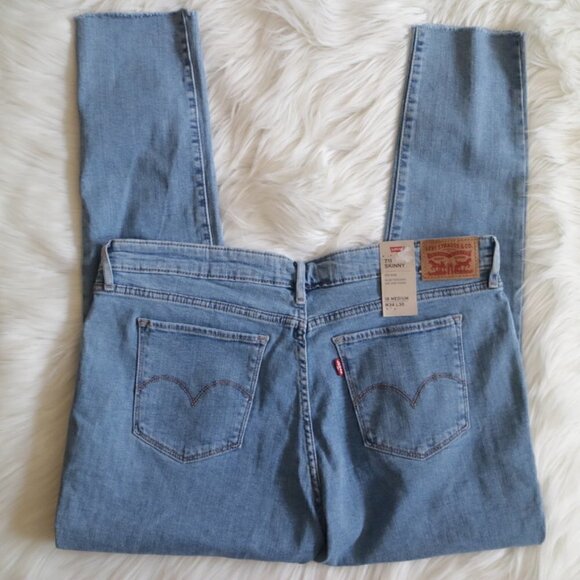 NWT Levi's Skinny Jeans Size 34 Plus Size Blue Light Wash 711 Mid Rise - Picture 5 of 8
